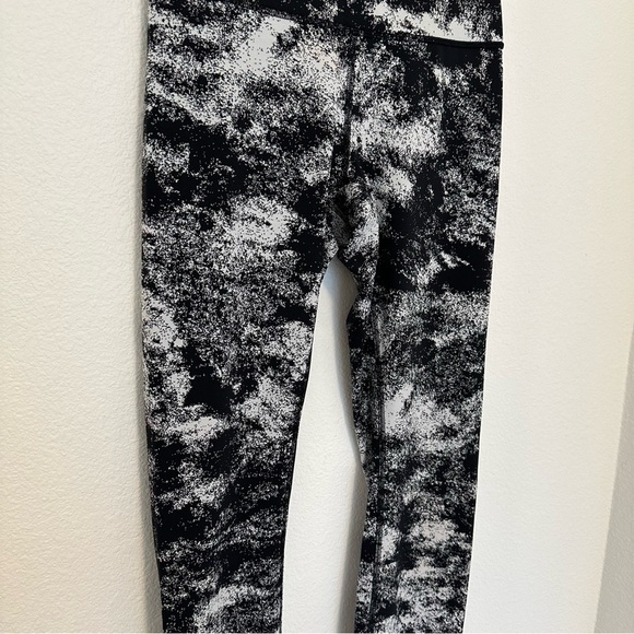 Lululemon Wunder Under Super High-Rise Leggings Jacquard Black & White Size 6 - Picture 5 of 11